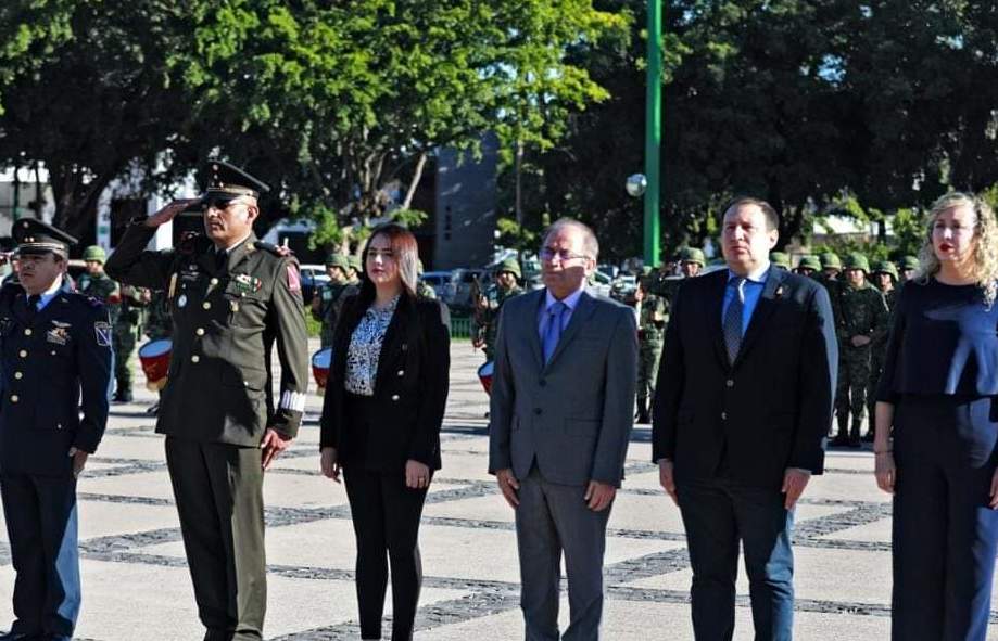 Autoridades realizan izamiento de Bandera para fomentar el civismo y respeto a los símbolos patrios.