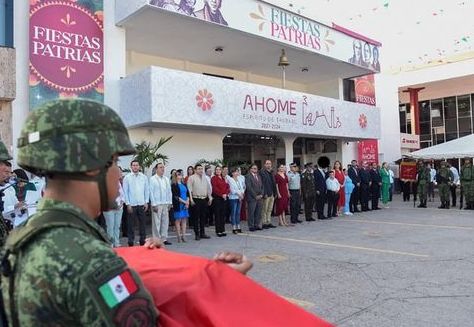 Realizan autoridades municipales ceremonia cívica por el 212 aniversario del inicio del movimiento de Independencia de México