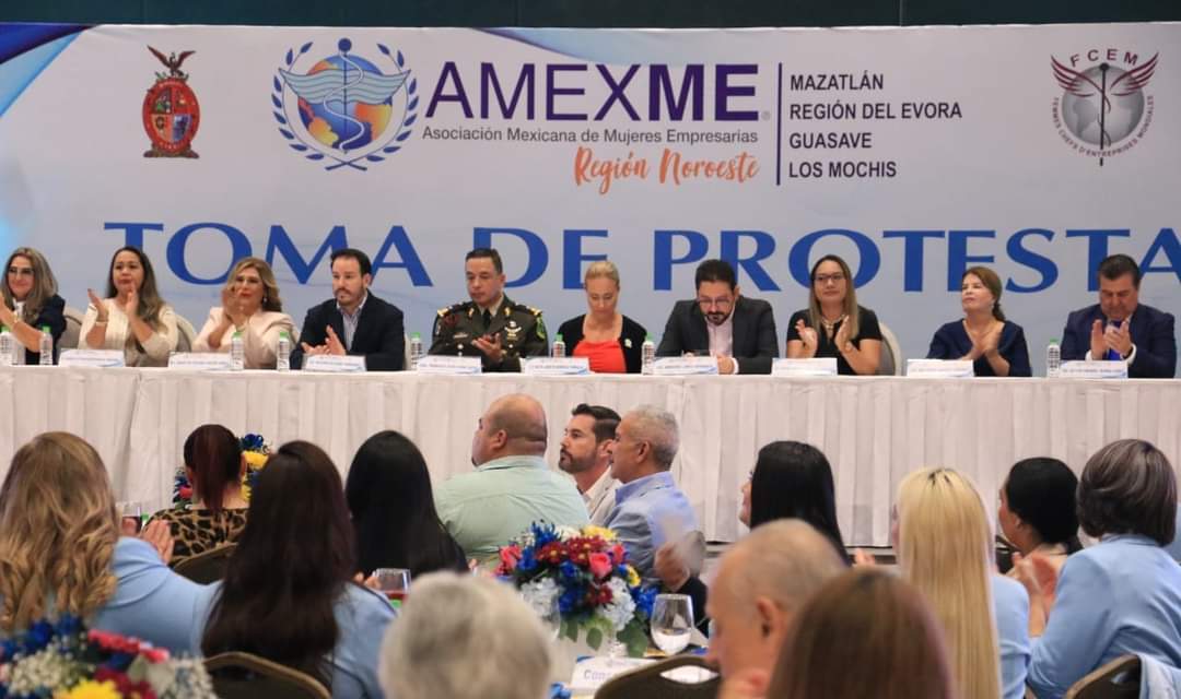  Toman protesta nuevas integrantes de AMEXME. 