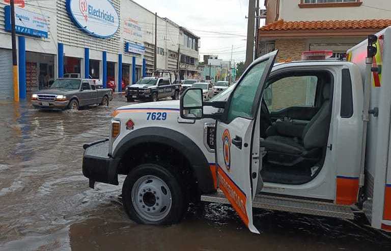  Protección Civil extiende llamado a incrementar precauciones por tormenta de rápida formación. 