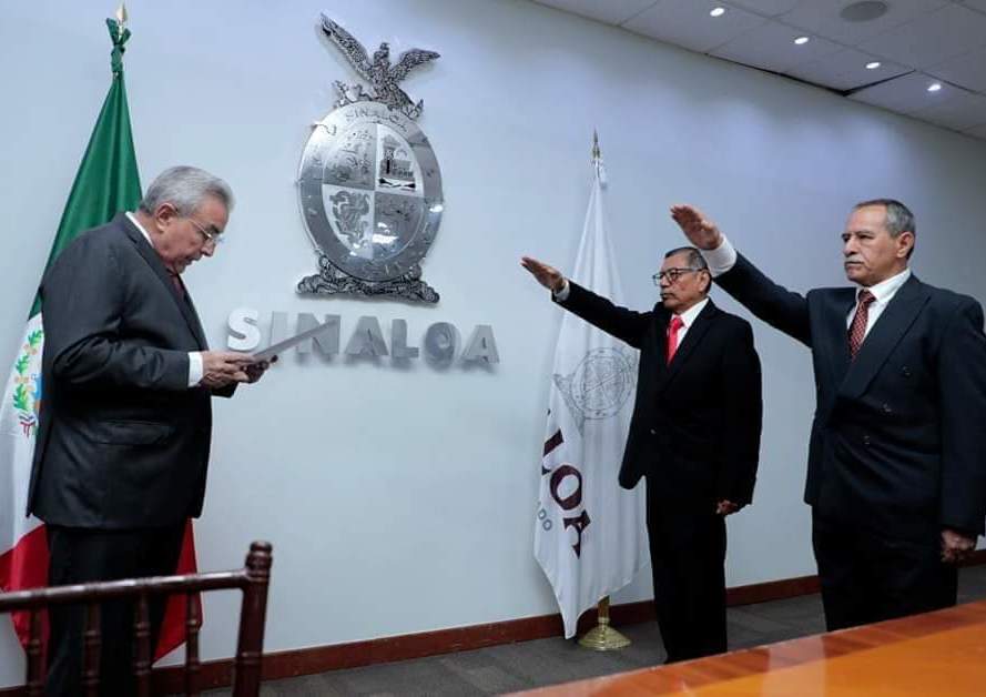  El Gobernador Rubén Rocha Moya toma protesta al nuevo titular de Seguridad Pública en el Estado.