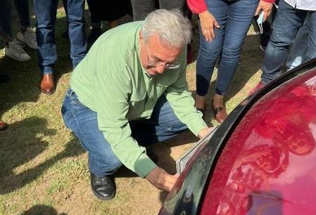  Por gestión de Rocha Moya, el Presidente López Obrador amplía plazo para regularizar vehículos extranjeros.