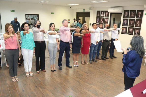 Toman protesta los integrantes del Consejo Municipal para la Prevención y Atención de la Violencia Familiar en Ahome.    