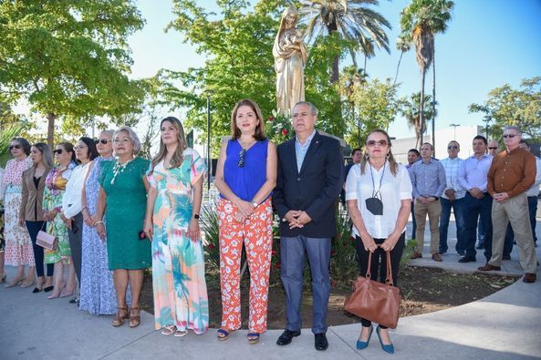 Toda mi admiración y respeto a las mujeres que son madres de familia: Gerardo Vargas Landeros. 