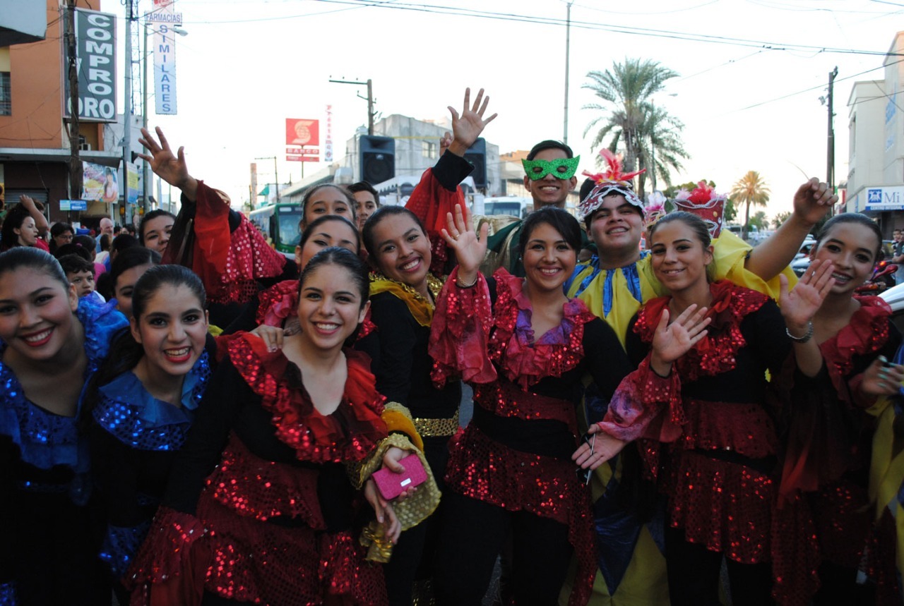 Gran fiesta de Carnaval el próximo viernes en  Av. del Mar y en la Plazuela República.
