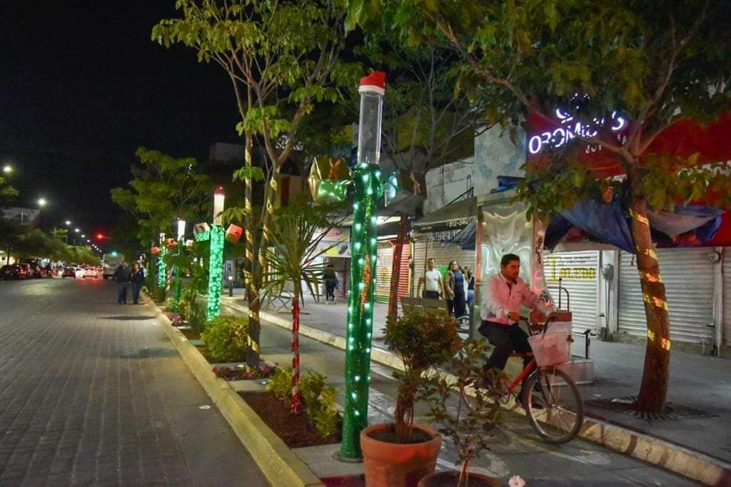 El Espíritu Navideño llega a Ahome con el tradicional encendido del Árbol. 