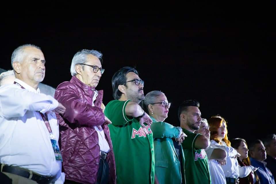 Juan de Dios Gámez acude a inauguración del Campeonato Panamericano de Beisbol U-10.