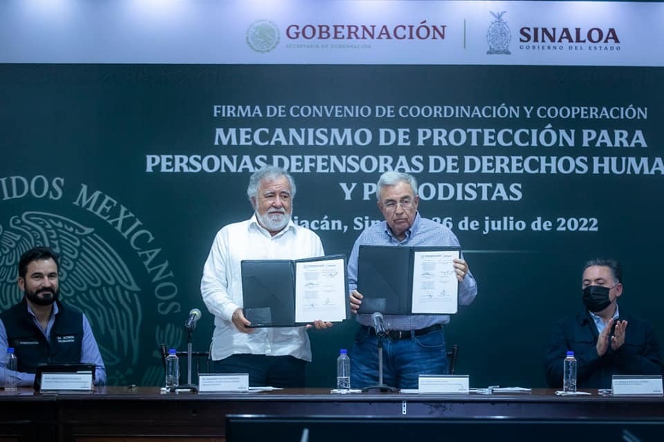 Rocha firma convenio para protección de Periodistas y Defensores de Derechos Humanos con Gobierno Federal.