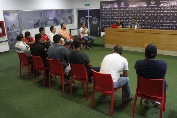 Listo el operativo de seguridad para el juego entre Mazatlán FC vs Chivas. 