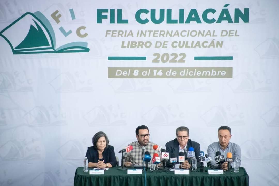 Juan de Dios Gámez presenta la Primera Feria Internacional del Libro 2022.