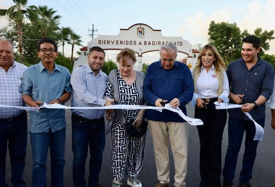 Acompañado de funcionarios y autoridades el gobernador Dr. Rubén Rocha Moya inauguro formalmente la ampliación del bulevar de acceso de cuatro carriles hasta El Camichín.