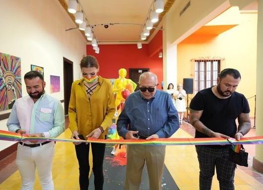 Gobierno de Mazatlán inaugura exposición inclusiva “Arte con Orgullo”.     