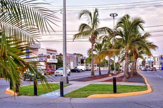 La administración dirigida por el Químico Benitez Torres transforma la avenida Carlos Canseco y avenida La Marina. 