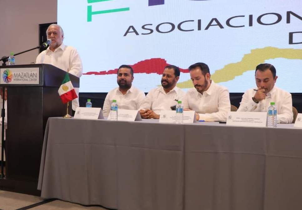 Empezarán los mazatlecos el 2023 con sorpresas en materia turística: Torruco Marqués.