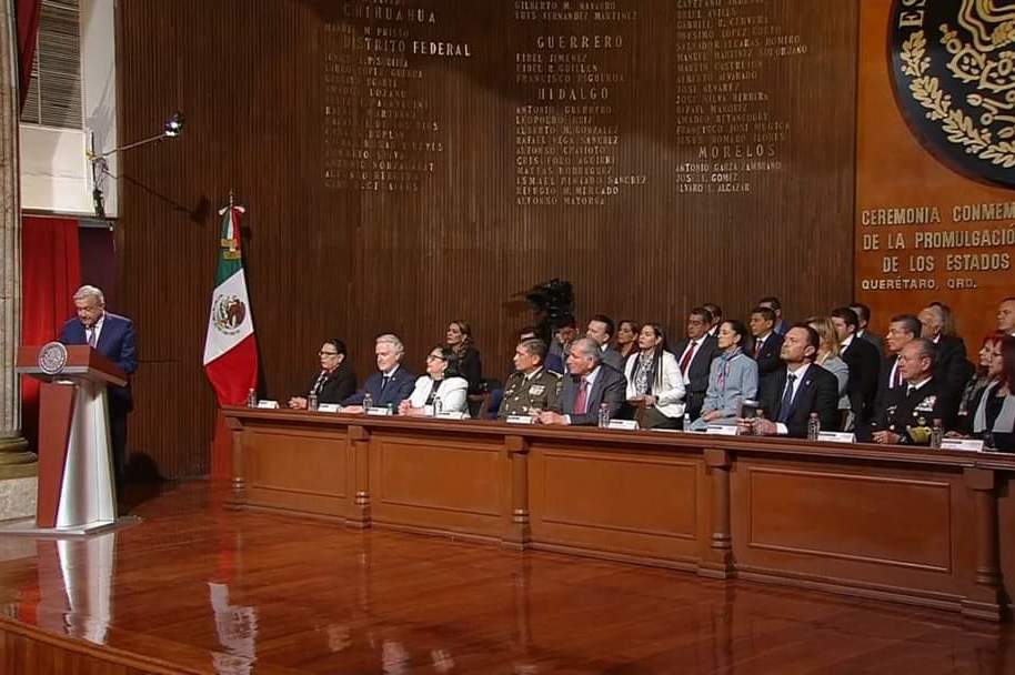 Acude el Gobernador, Rubén Rocha Moya a la Ceremonia Conmemorativa del CVI Aniversario de la Constitución Política Mexicana.