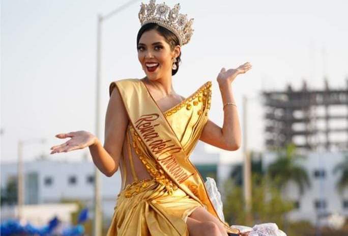 Alegre manifestación carnavalera se vivió en el puerto sinaloense.