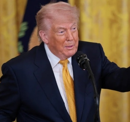      Trump firma estrategia antiterrorista contra cárteles de droga