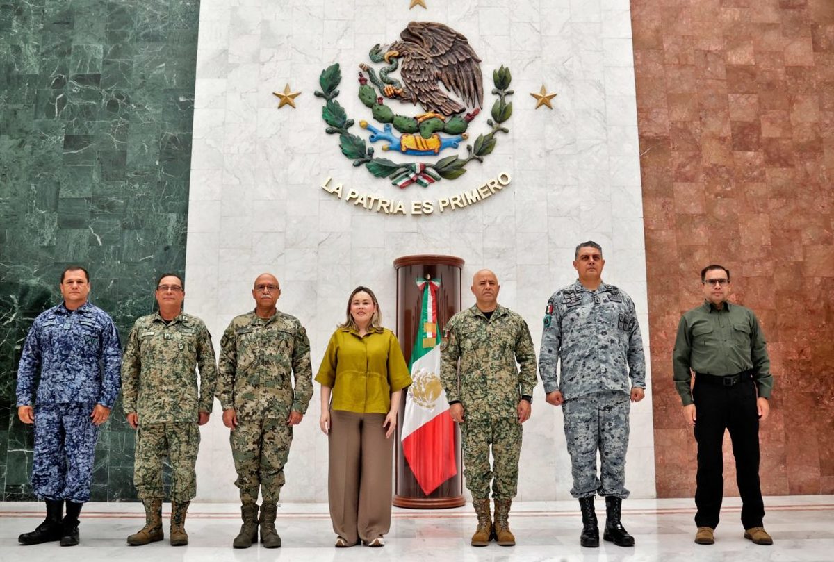         Gobernadora Yeraldine encabeza la Mesa de Construcción de Paz y Seguridad en la 3a. Región Militar en Mazatlán