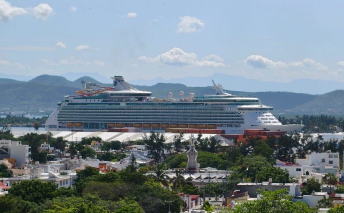         Turismo de cruceros posiciona a Mazatlán como destino internacional durante el verano