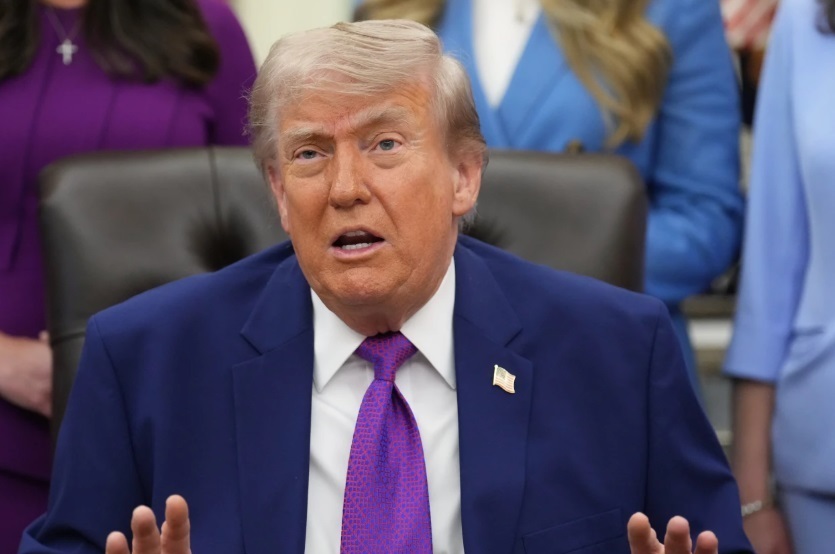      Trump dice que tregua con Irán está en “soporte vital” y propone pausa al impuesto a la gasolina