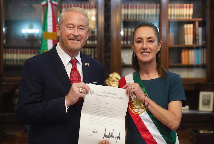    La presidenta de México, Claudia Sheinbaum, recibió las cartas credenciales del nuevo embajador de Estados Unidos, Ronald Johnson         