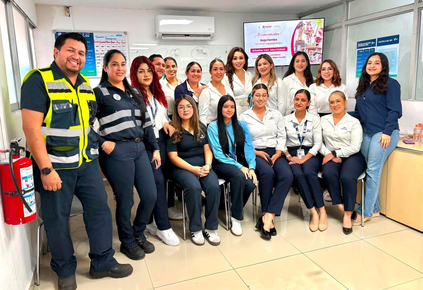         Fortalecen promoción turística de Ahome: Primera sesión de trabajo de la Dirección de Turismo y personal de Baja Ferries en Topolobampo.
