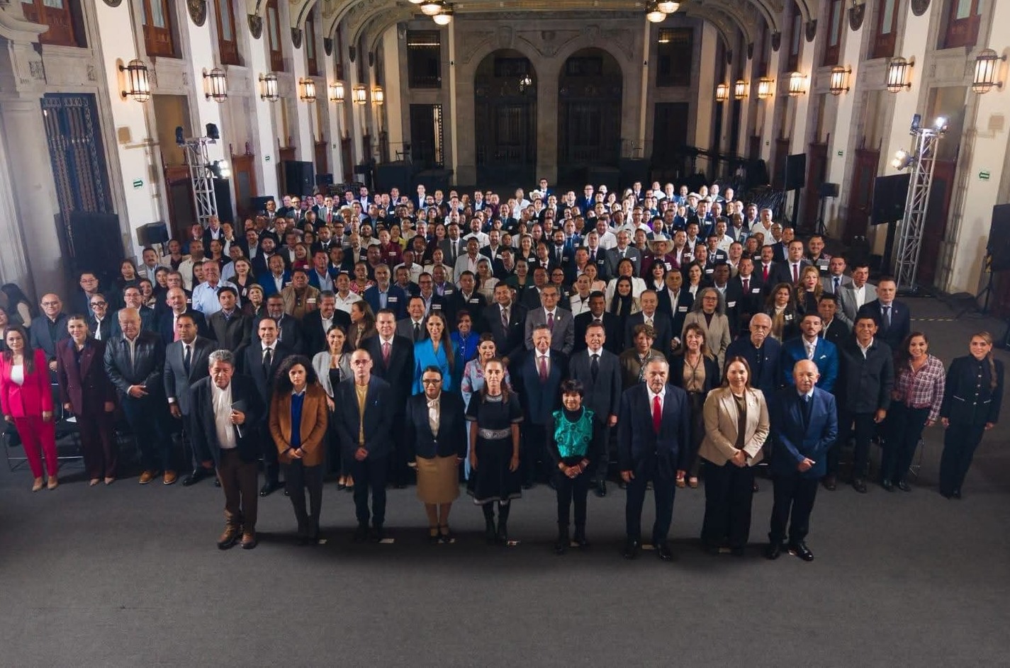 Gobernadora Graciela Domínguez, participa en reunión nacional sobre Programa de Viviendas para el Bienestar con presidenta Claudia Sheinbaum  