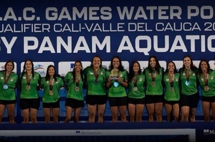      ¡Medalla de oro! México clasifica invicto en waterpolo femenil
