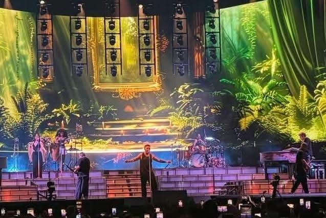 Una noche de antología, llena de nostalgia, recuerdos, romanticismo y buenas canciones, con Alejandro Sanz en el Chevron Park de Los Mochis.      