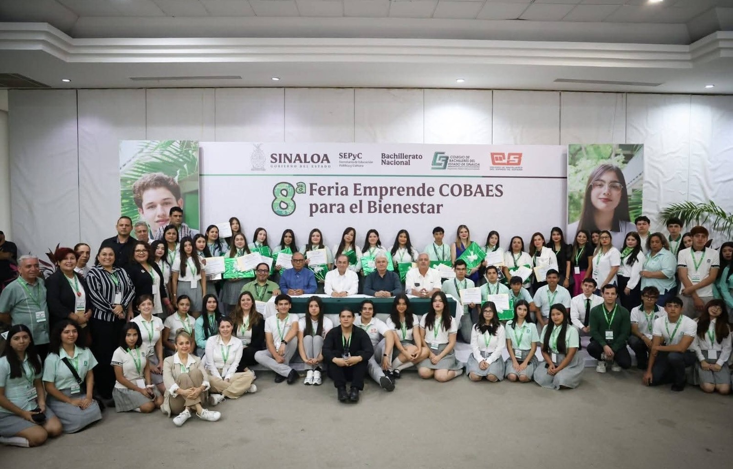      Impulsa el COBAES el emprendimiento juvenil en la 8ª Feria Emprende para el Bienestar 2026.