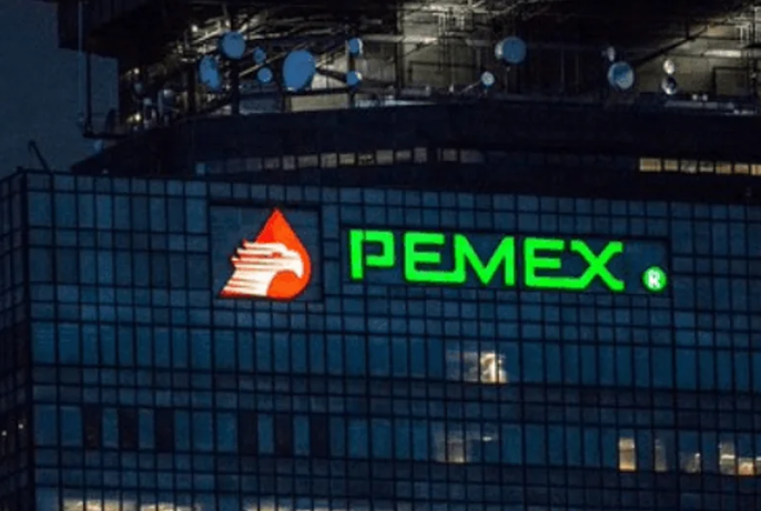  Condenan a exfuncionarios de Pemex por robo de combustibles   