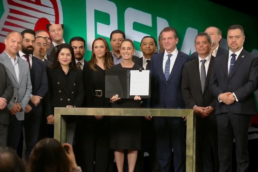      Anuncia Sheinbaum plan para bajar comisiones en combustibles