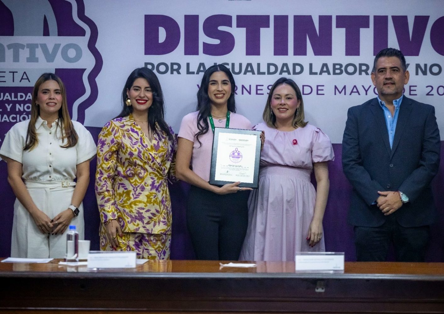 En Sinaloa avanzamos hacia una sociedad más igualitaria entre hombres y mujeres: Gobernadora Yeraldine