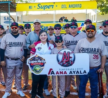 Ana Ayala da el “PLAYBALL” en la Liga  SÚPER ÁVILA CLEMENTE GRIJALVA COTA .