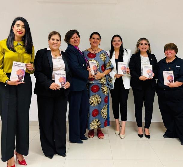 Presentan en Los Mochis el libro “Exhumar la esperanza”, testimonio y análisis sobre la búsqueda de personas desaparecidas.