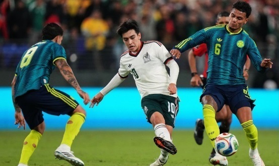 Gilberto Mora, considerado para jugar ante Estados Unidos
