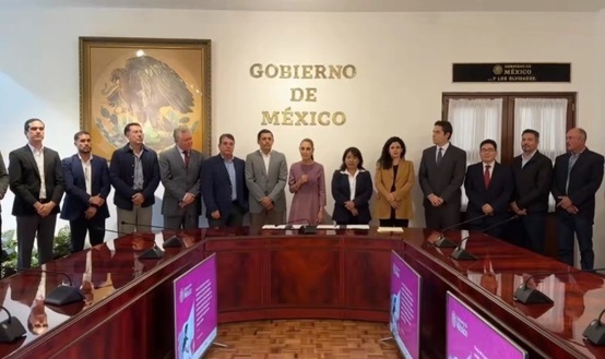 Sheinbaum firma acuerdos con productores para fortalecer la exportación y calidad del aguacate