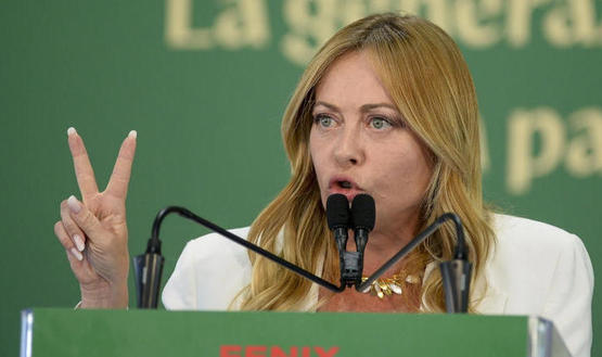 Giorgia Meloni propone prohibir el burka y niqab en las aulas