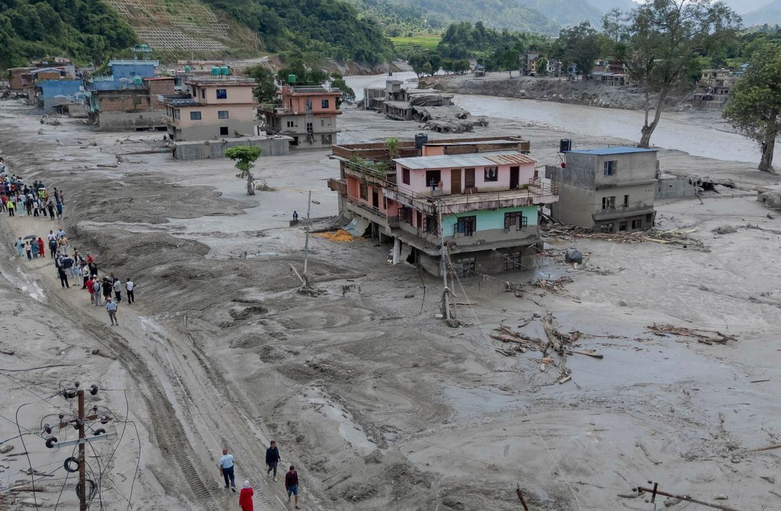         Nepal eleva a 1,924 los desaparecidos por devastadora inundación   