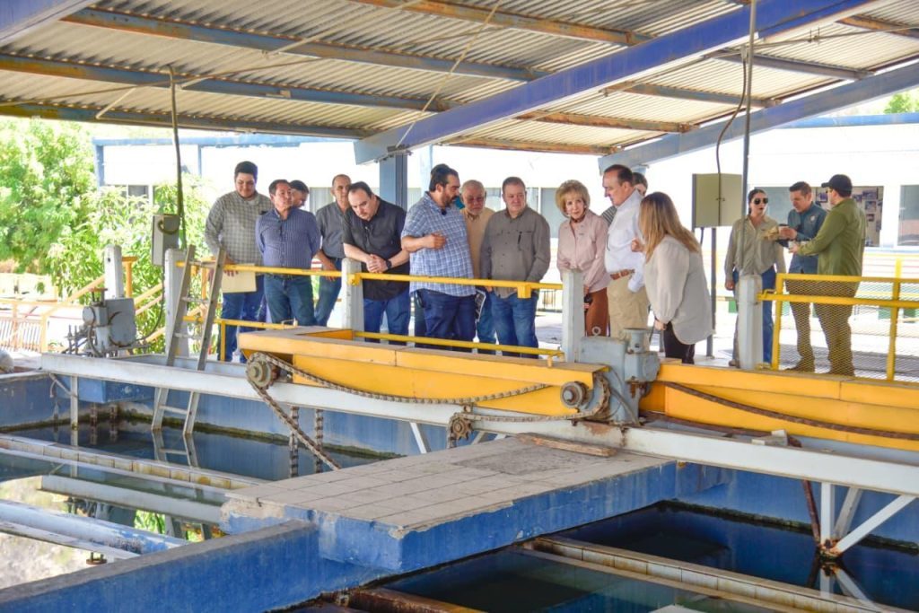      Analiza Alcalde alternativas de mejoras a la Planta Potabilizadora Comisión del Río Fuerte Los Mochis.