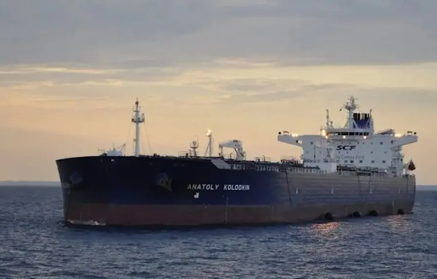      Buque ruso con 730,000 barriles de petróleo llega a Cuba