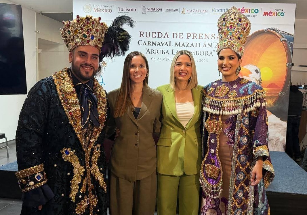     La Alcaldesa de Mazatlán, Estrella Palacios, promociona el Carnaval 2026 en la Ciudad de México.