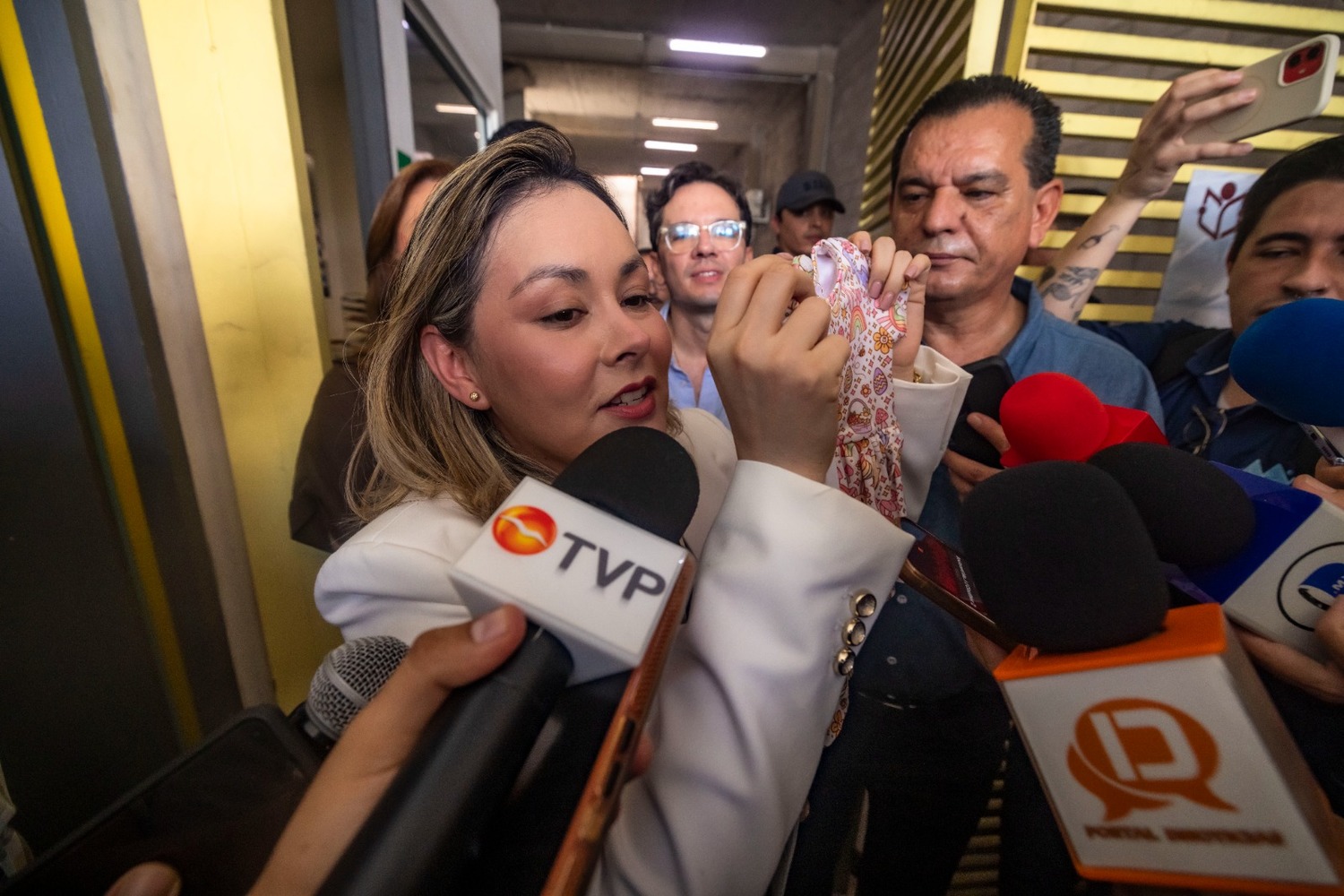         Anuncia Gobernadora Yeraldine Bonilla la reapertura del programa “Ponte al Corriente”, para apoyar la economía familiar en Sinaloa