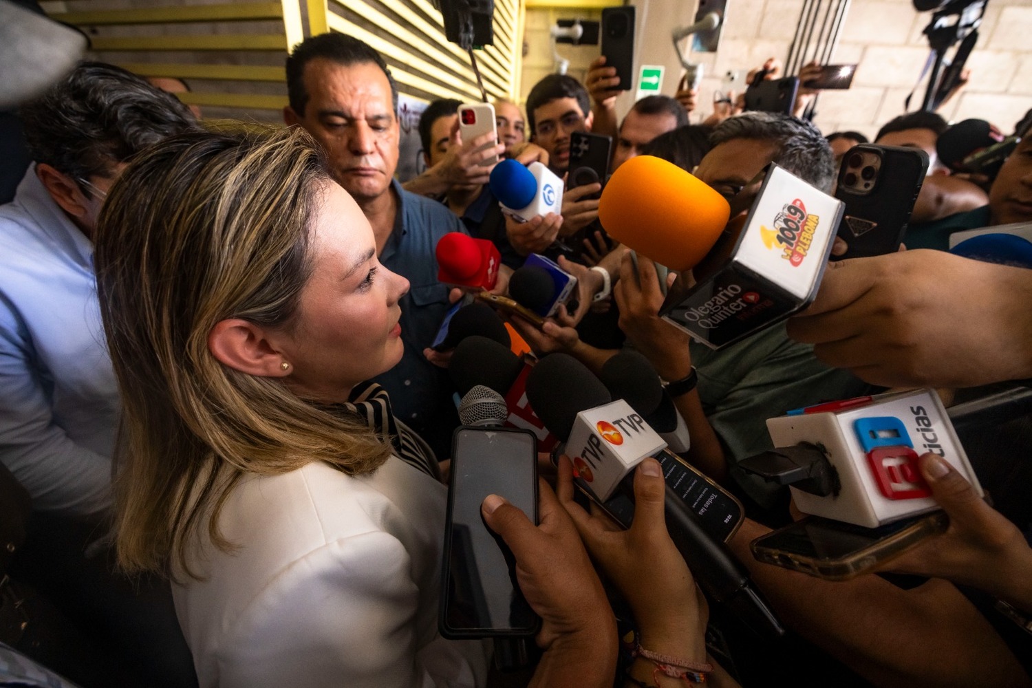          Brigadas de atención a la población entregan apoyos a afectados por lluvias en todo Sinaloa, informa la gobernadora Yeraldine