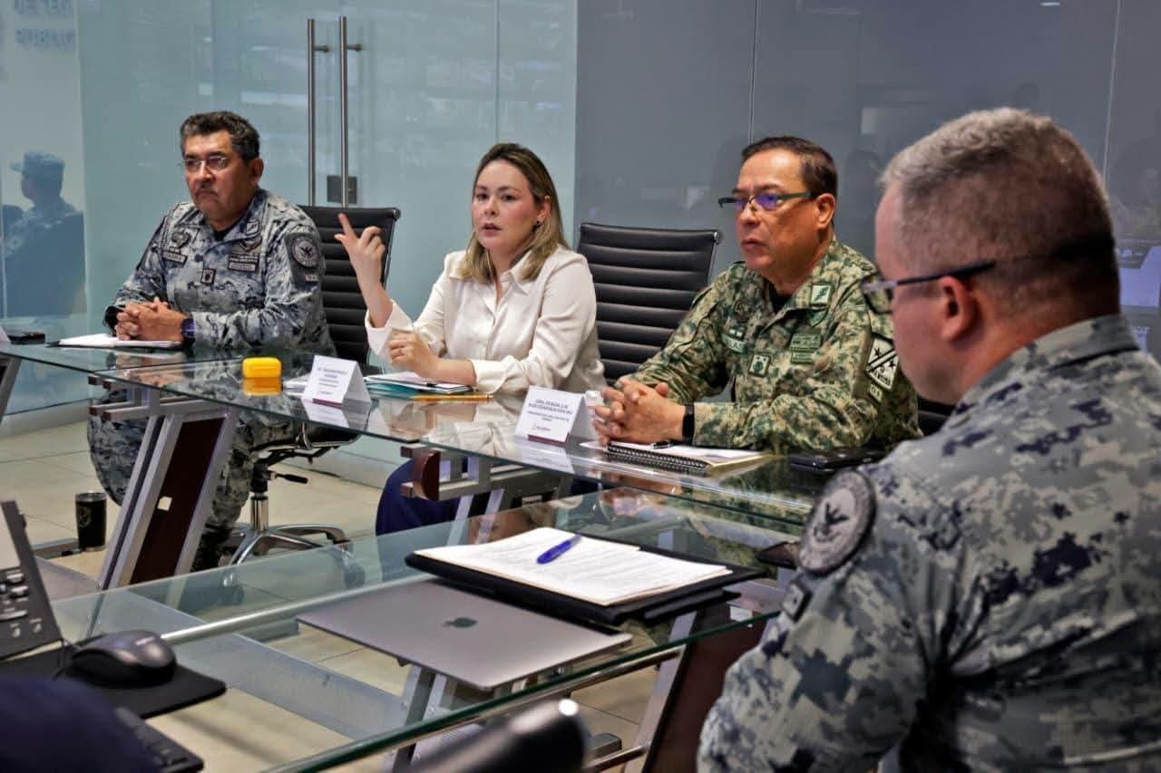         Encabeza Gobernadora Yeraldine Mesa de Construcción de Paz y Seguridad en instalaciones del C-4.