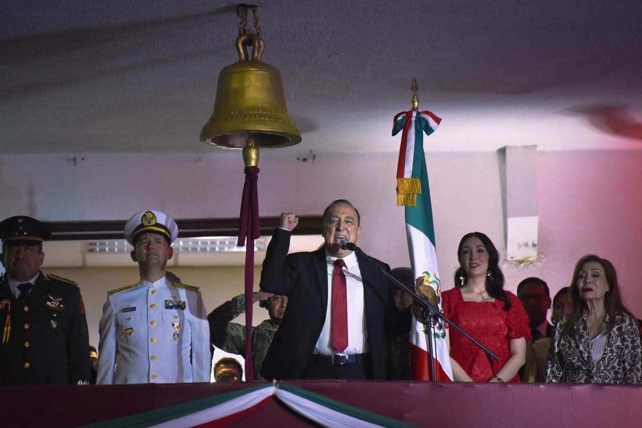          Tradición, música y orgullo mexicano llenan la noche del Grito en Ahome.   