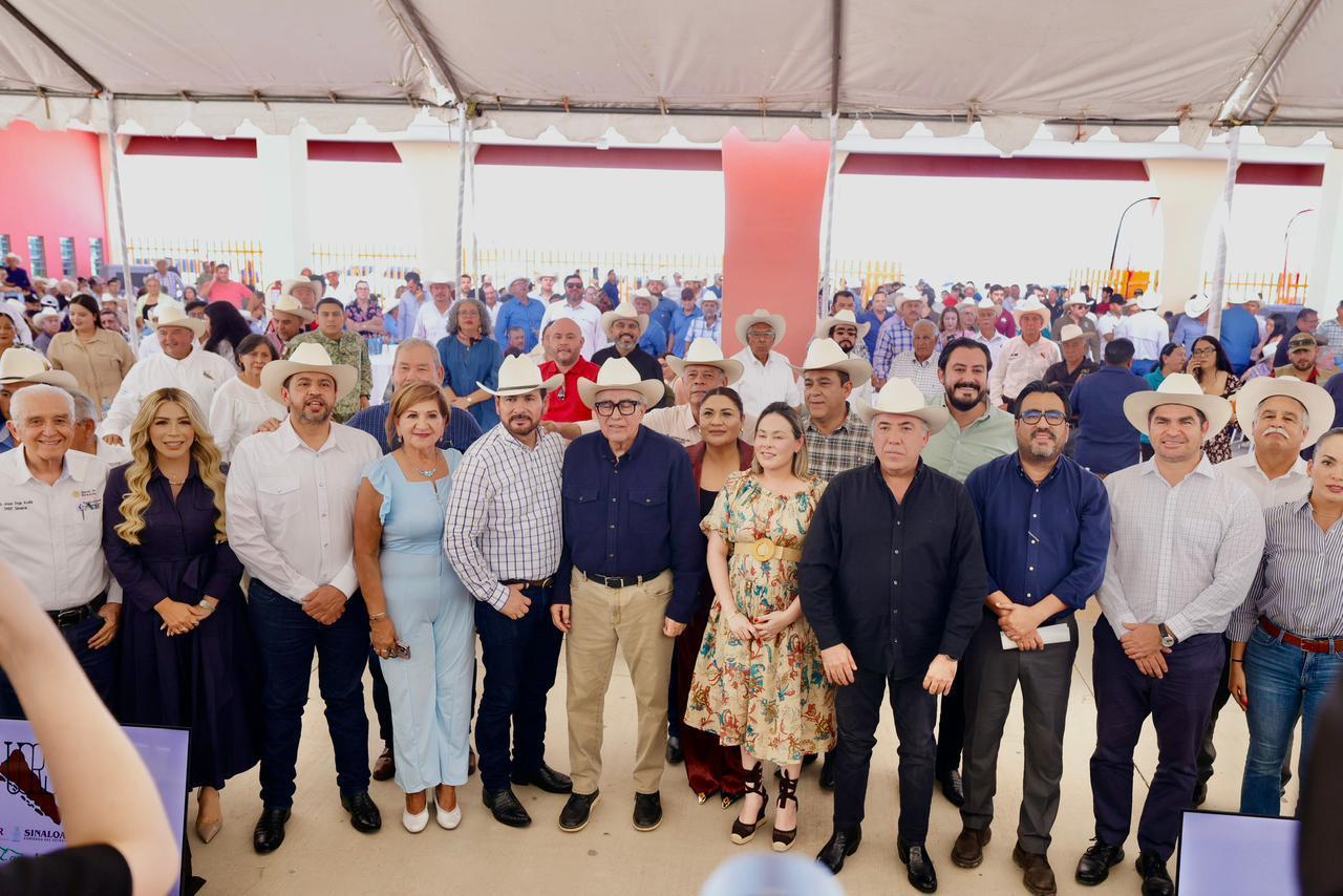      Entrega gobernador Rocha apoyos en equipamiento por 10 mdp al sector ganadero