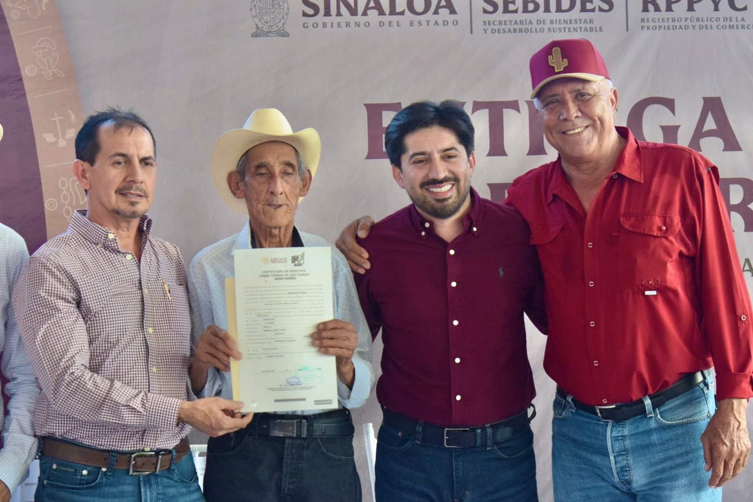      Garantizan patrimonio a 807 familias fortenses con programa de certeza jurídica.