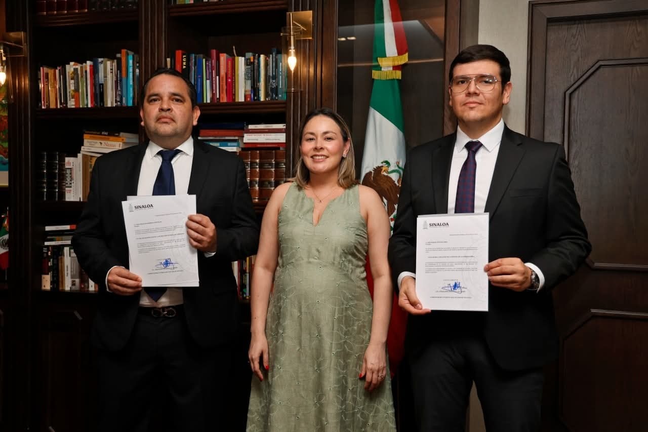      Gobernadora Yeraldine Bonilla toma protesta a nuevos funcionarios en la SGG y el Despacho