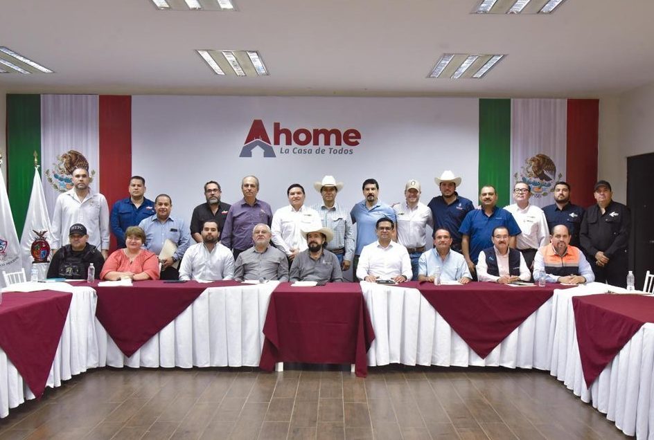 Acuerdan autoridades y productores trabajar juntos para prevenir enfermedades zoonóticas en Ahome.
